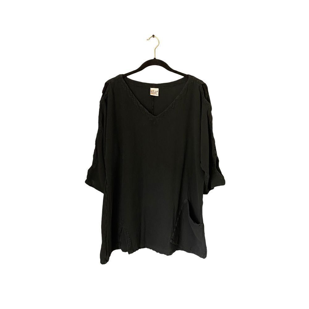 ￼Oh  my gauze That are top black braided trim front pocket open sleeve top size